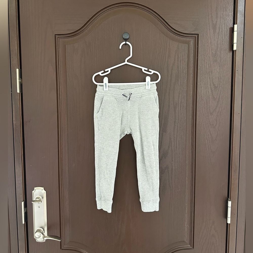 3/$15 H&M Thermal Waffle Knit Jogger Pants with Pockets Light Gray Size 5T